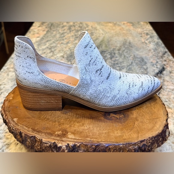 Chinese Laundry Fortune Lizard ankle boot with snake print. Size 6.5. New - Picture 3 of 12